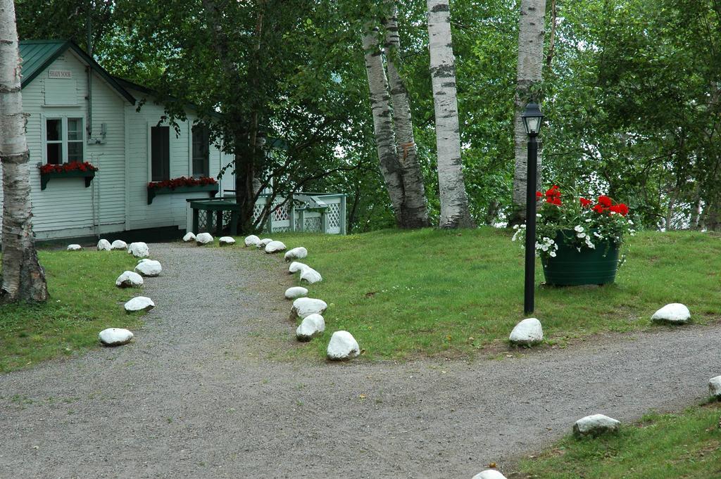 Birch Cliff Lodge On Baptiste Lake Highland Grove Exterior foto
