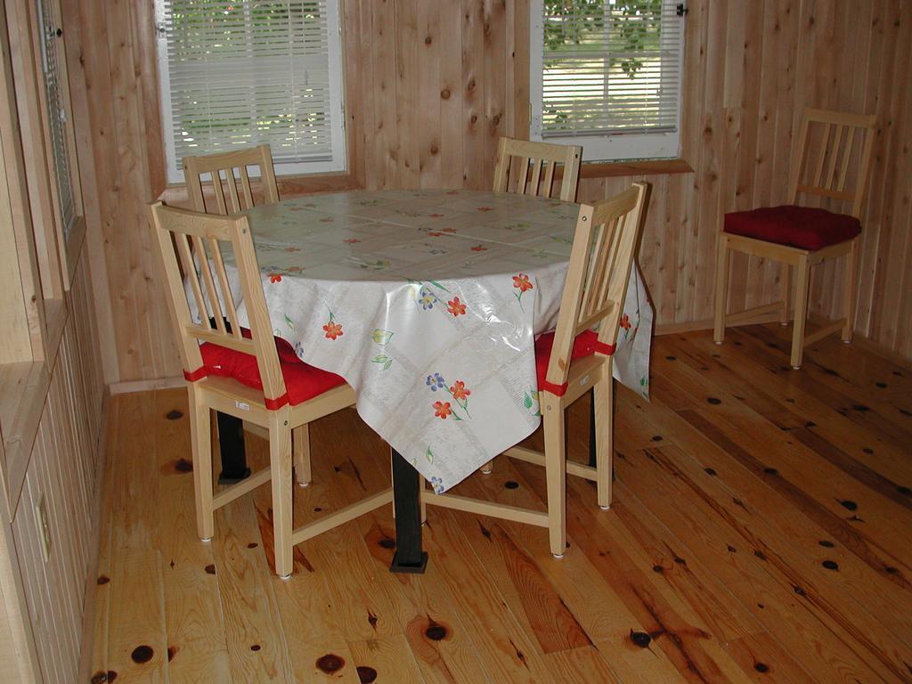 Birch Cliff Lodge On Baptiste Lake Highland Grove Quarto foto