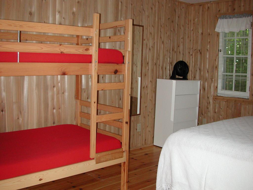 Birch Cliff Lodge On Baptiste Lake Highland Grove Quarto foto