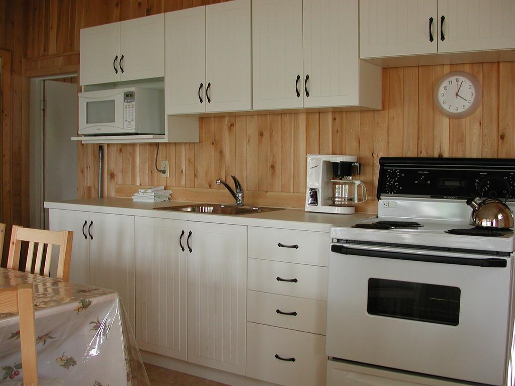 Birch Cliff Lodge On Baptiste Lake Highland Grove Quarto foto