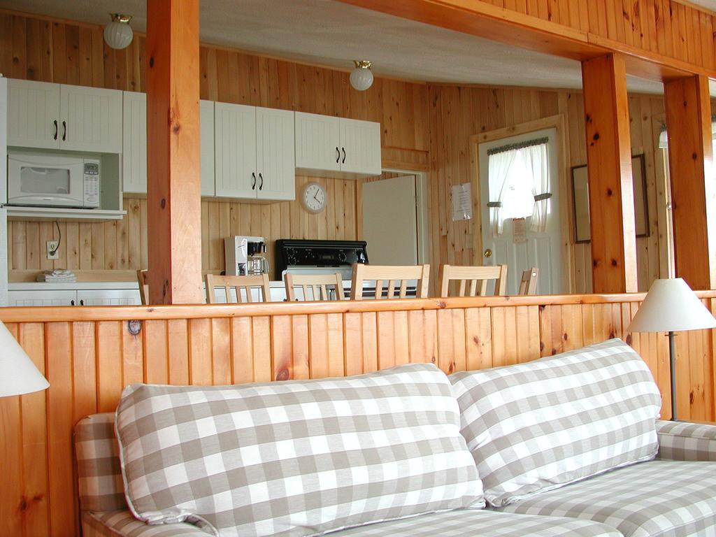 Birch Cliff Lodge On Baptiste Lake Highland Grove Quarto foto