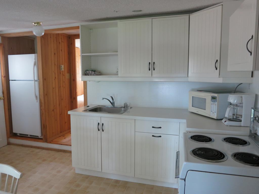 Birch Cliff Lodge On Baptiste Lake Highland Grove Quarto foto