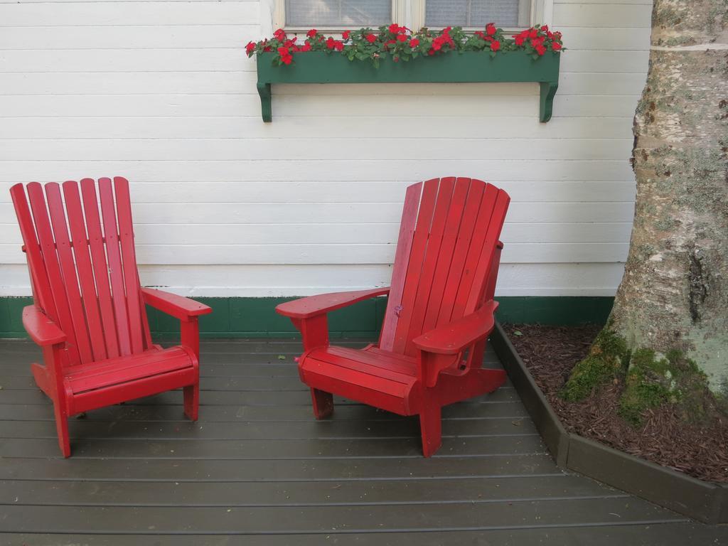 Birch Cliff Lodge On Baptiste Lake Highland Grove Exterior foto
